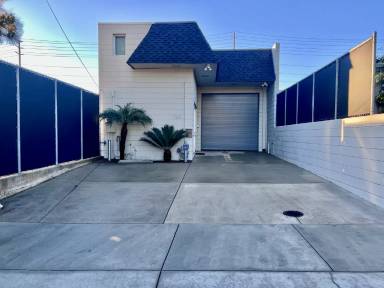 Main picture of 724 Union St