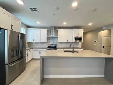 Main picture of 10267 Vonbulin Ave