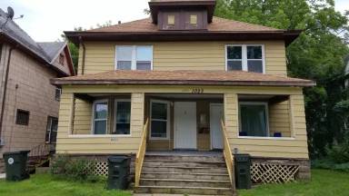 Main picture of 1023 W 3rd St