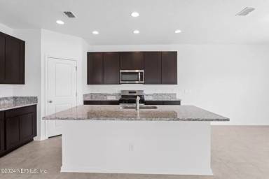 Main picture of 32 Enchanted Shore Way