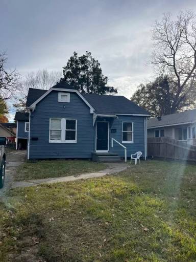 Main picture of 2609 Murray St