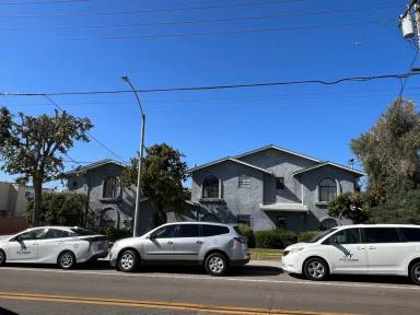 Main picture of 3440 Helix St