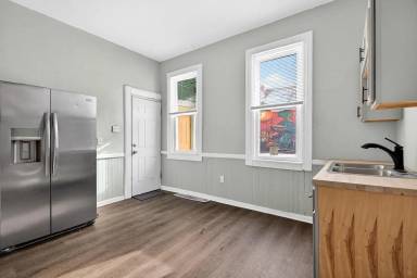 Main picture of 3356 W 44th St