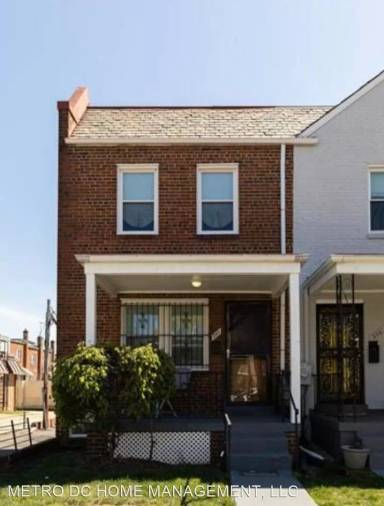 Main picture of 529 25th Pl NE