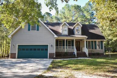Main picture of 444 Crown Pt