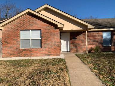 Main picture of 209 W Locust St