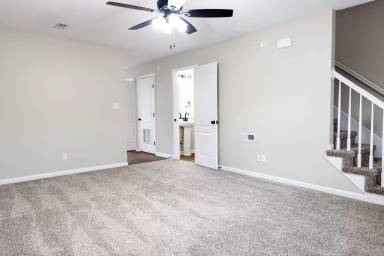 Main picture of 528 Patriot Park Ct