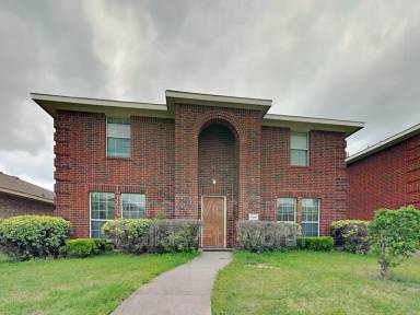 Main picture of 749 Horseshoe Ct