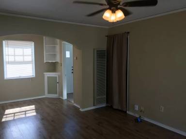 Main picture of 128 Lewis St