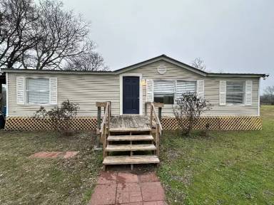 Main picture of 917 FM 247 Rd