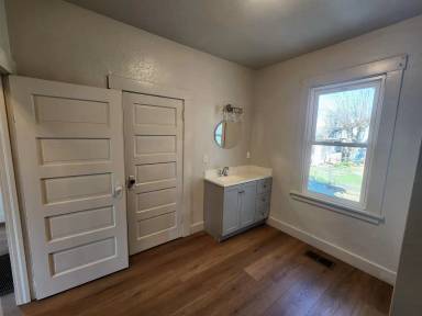 Main picture of 555 Wallis Ave
