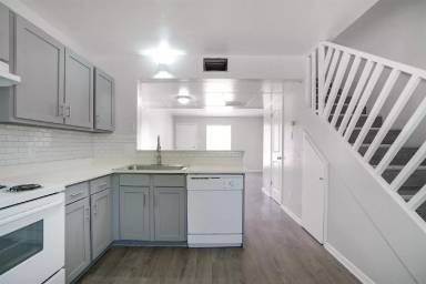 Main picture of 313 Rose Street - C