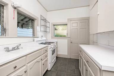 Main picture of 2161 Oleander St