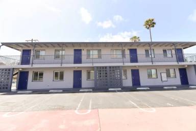 Main picture of 2601 S El Camino Real
