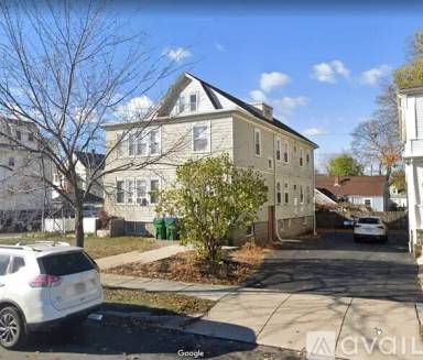 Main picture of 894 Fellsway