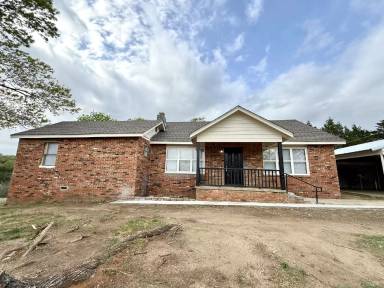 Main picture of 1125 W Easy St