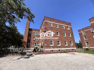 Main picture of 4200 Grand Ave