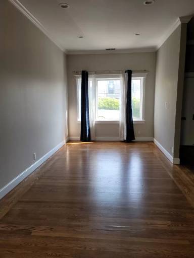 Main picture of 1513 Baker St
