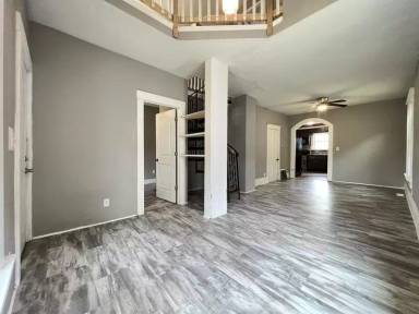 Main picture of 829 10th St SW