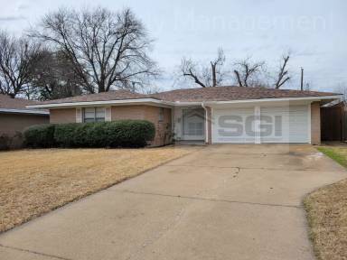 Main picture of 613 Lynn Dr E