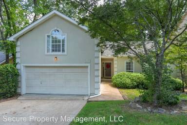 Main picture of 1004 Elmshade Ln