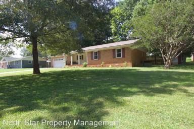 Main picture of 104 Stanley Ave
