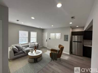 Main picture of 1608 E St NE
