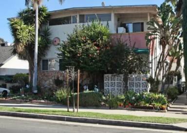 Main picture of 2024 N Commonwealth Ave