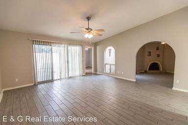 Main picture of 2908 E Avenida Olivos