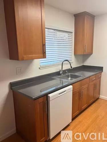 Main picture of 420 Union Ave