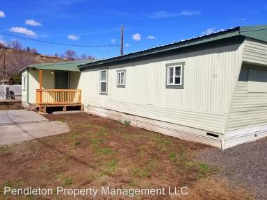 Main picture of 2903 NE Riverside Ave