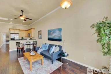 Main picture of 528 Main St