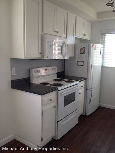 Main picture of 3985 Riviera Dr
