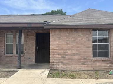 Main picture of 7639 Windsor Oaks