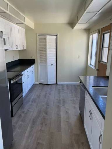 Main picture of 4180 Balboa Way