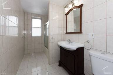 Main picture of 150 Amory St