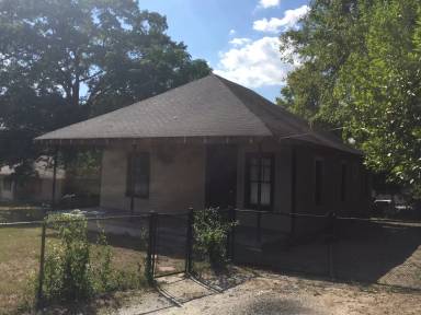 Main picture of 4007 Holly Ave