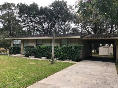 Main picture of 217 Acorn Dr