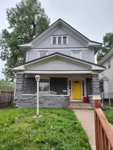 Main picture of 3237 E 32nd St
