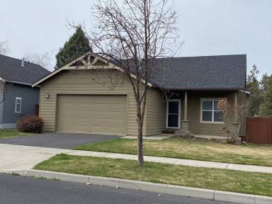 Main picture of 63709 Hunters Cir