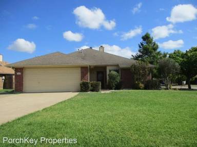 Main picture of 300 Southlake Dr