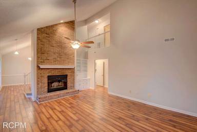 Main picture of 139 Leathertree Ln