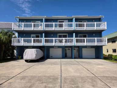 Main picture of 11820 Capri Cir S