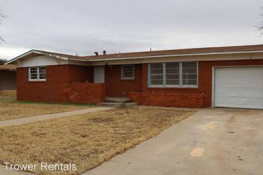Main picture of 1520 E 12th St