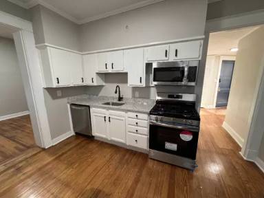 Main picture of 121 Adela Ave