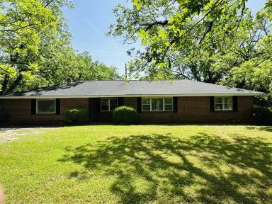 Main picture of 1441 Central Ave N
