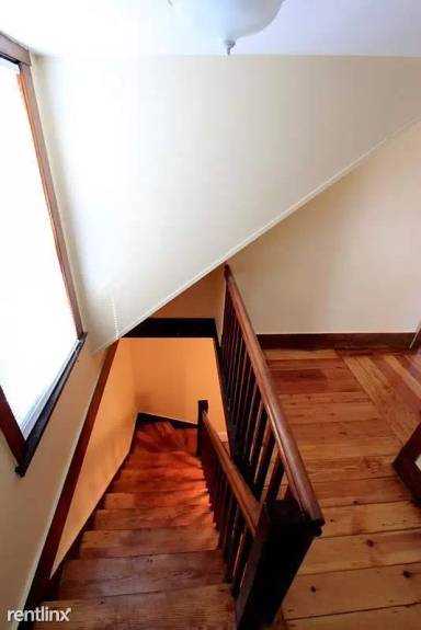 Main picture of 6 White Street Pl