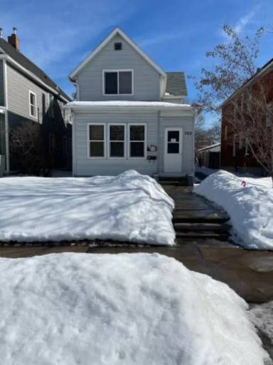 Main picture of 755 Fillmore St NE