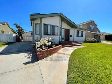 Main picture of 5020 Ruby St