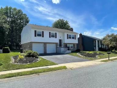 Main picture of 412 Longmeadow Rd
